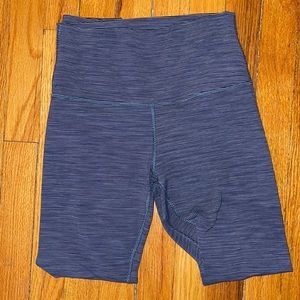 never worn, rare lulu align 25” leggings 🥰🥰🥰💙